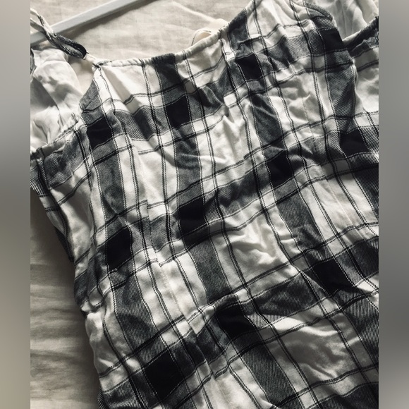 🚨4/$10🚨 The Impeccable Pig “That's A Wrap Dress” - Picture 4 of 8